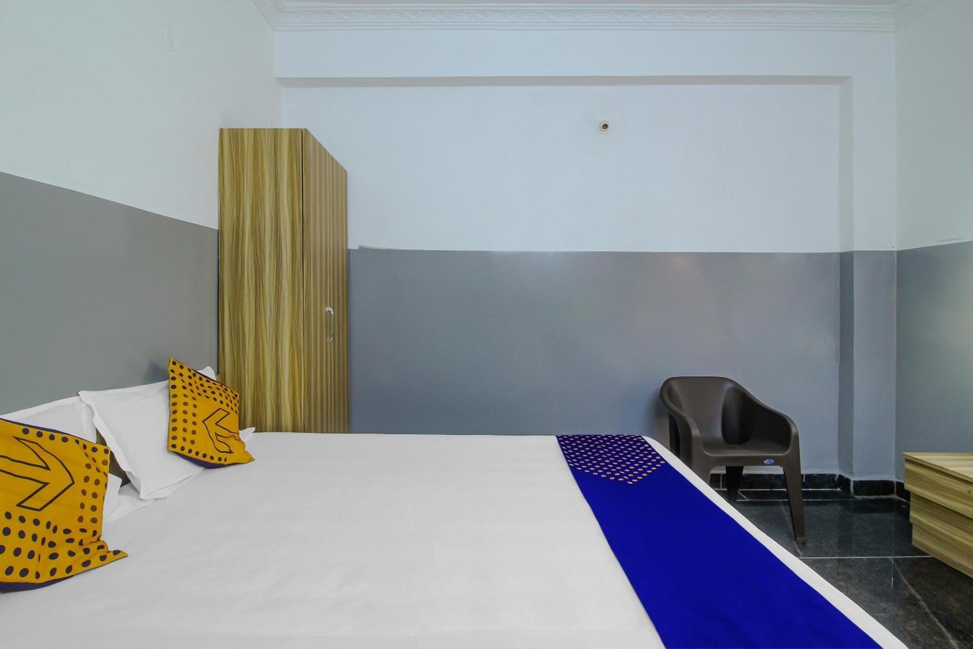 Spot On 81775 Mohit Gokul Lodge New Luxury Room'S Near Secunderabad Railway Station Lalaguda Exterior photo